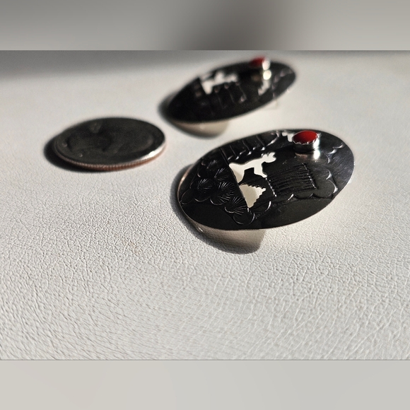 Vintage Native American Sterling Silver Coral Inlay Earrings - Picture 3 of 4